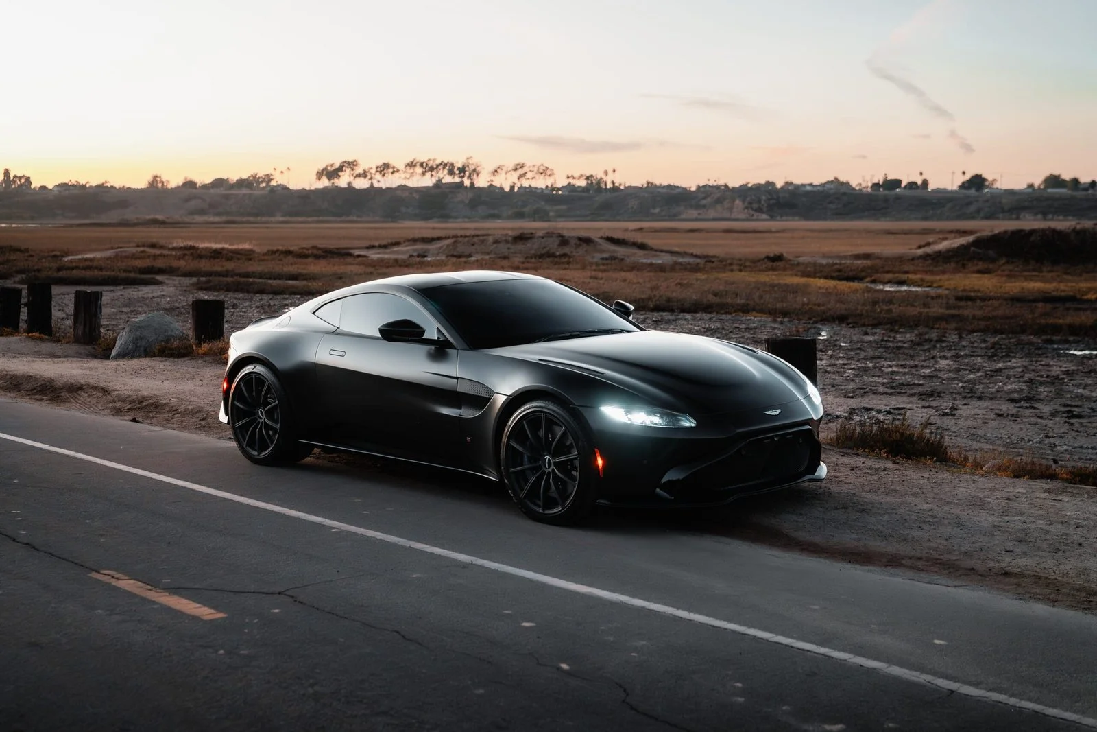 Aston Martin Vantage rental
